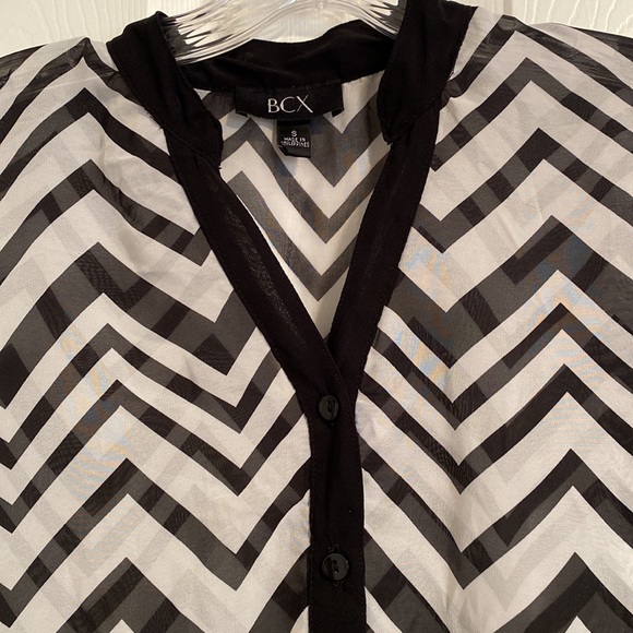 BCX Black and White  Chevron, Royal Blue half Button V Neck Blouse Size S - Picture 5 of 7